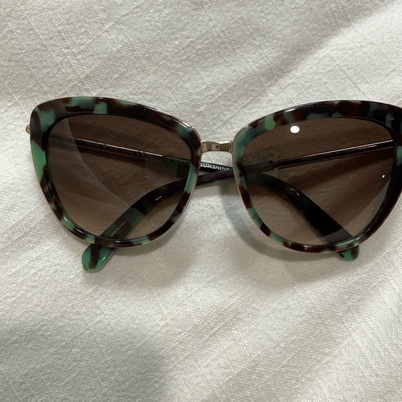 Great use condition
No scratches
No original case but will be sh in one - Picture 1 of 5